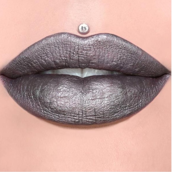 Jeffree Star Other - 📦MOVING SALE📦 🆕🖤 “Restraints” Liquid Lipstick